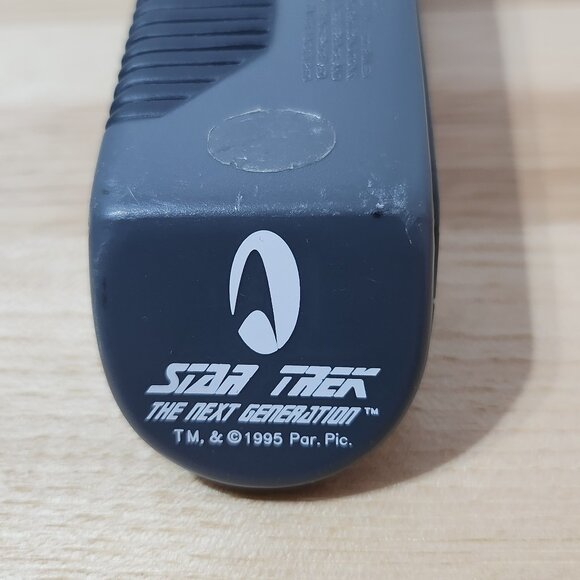 Star Trek the Next Generation Phaser Universal Remote Control 1995 - Picture 2 of 7